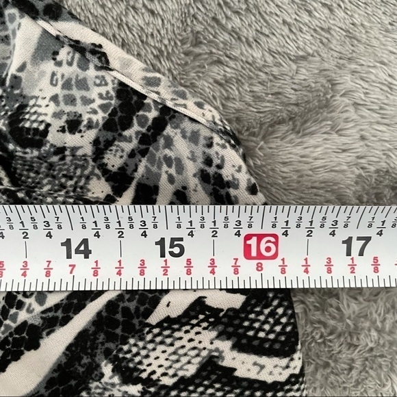 C. Olives Sequined T-Back Tank Python Print Top M - Picture 8 of 8